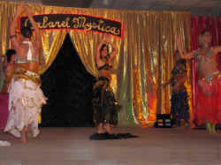 danse arabe.jpg (192780 octets)